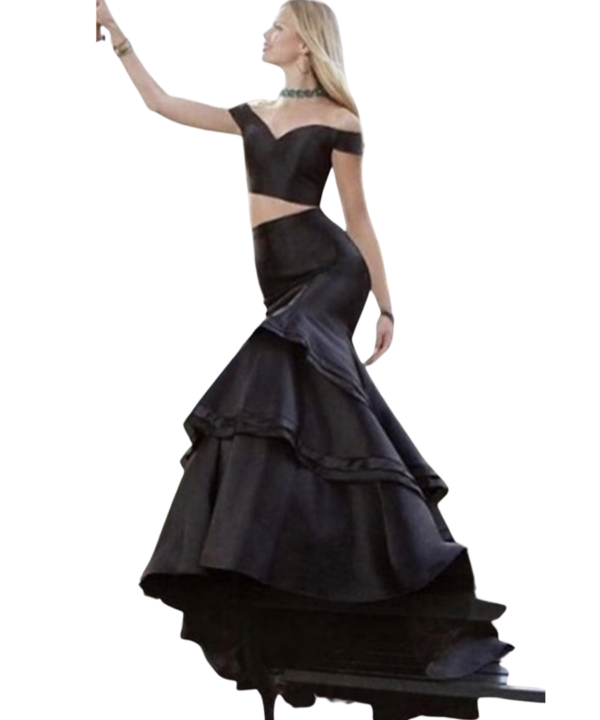 Falda ancha con boleros y crop top negro